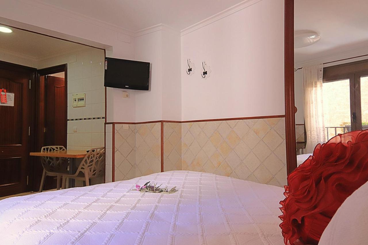 Estudios Casa Lola De Talarn Ngoại thất bức ảnh